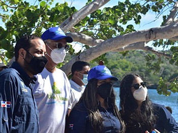 Participación GreEnergy en 10ma Jornada Limpieza Playa Bahía Luperón organizada por Fundación Grupo M.